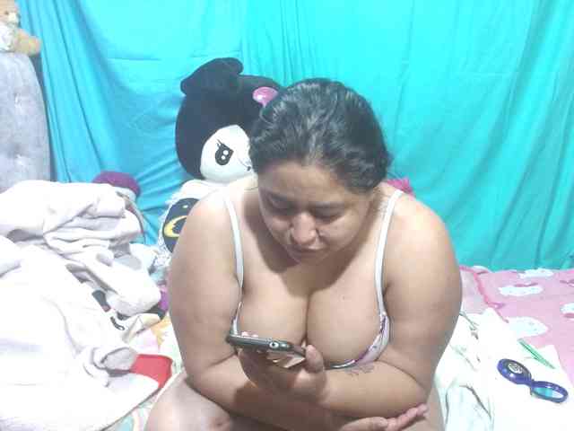 AMARAA17 webcam