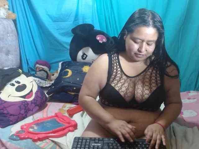 AMARAA17 webcam