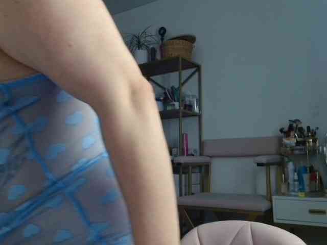 AvroraLove96 webcam
