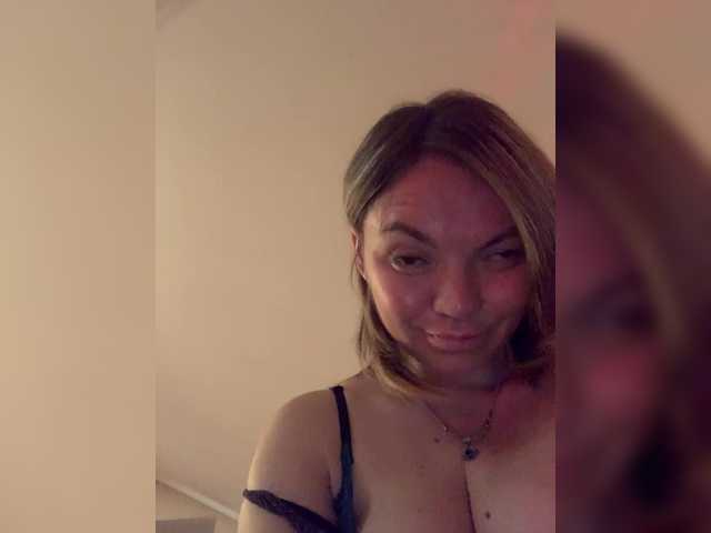 Ella-Pearlie webcam