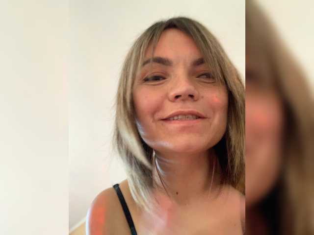 Ella-Pearlie webcam
