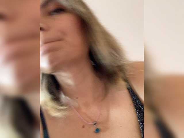 Ella-Pearlie webcam