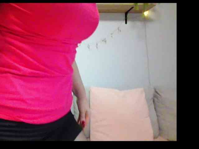 EmillyLove webcam