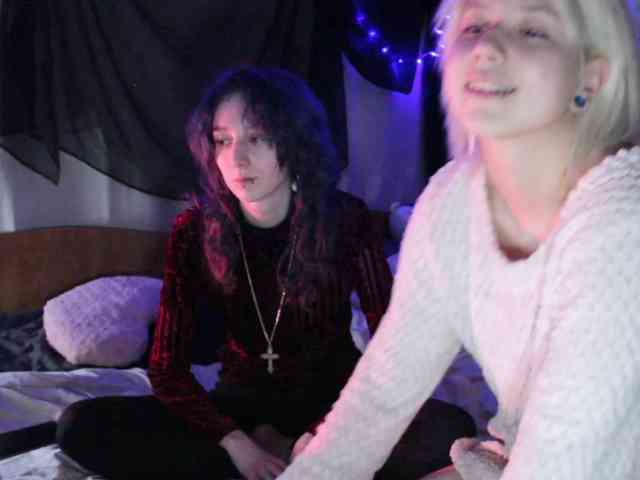 Nagito_Komaeda webcam