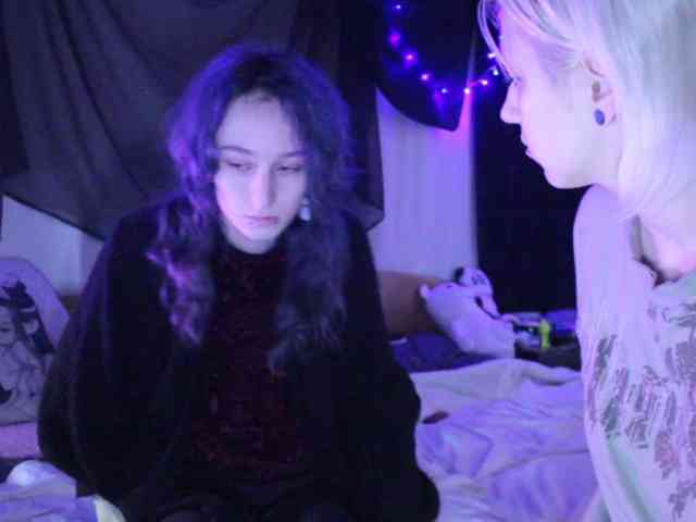 Nagito_Komaeda webcam