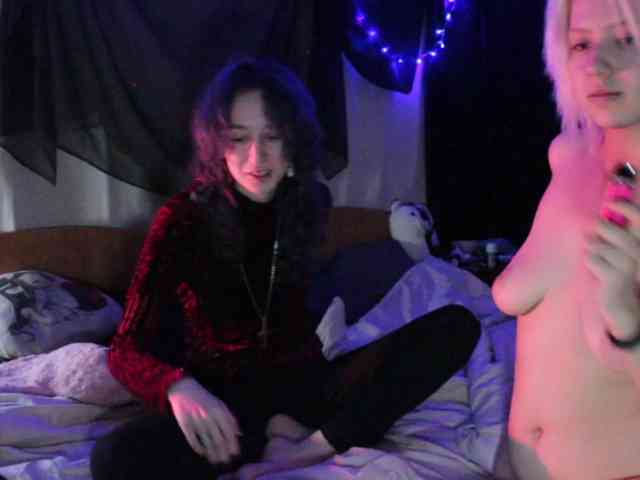 Nagito_Komaeda webcam