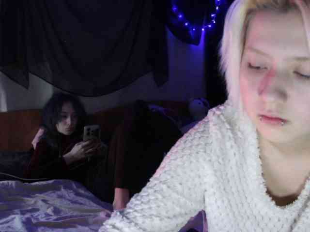 Nagito_Komaeda webcam