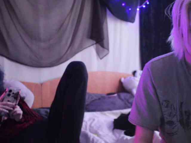 Nagito_Komaeda webcam