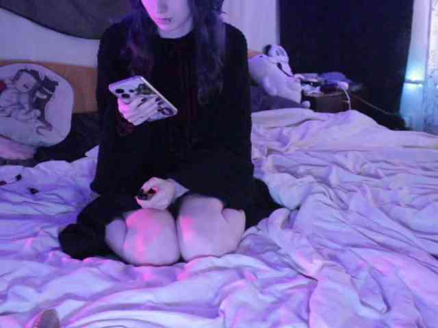 Nagito_Komaeda webcam