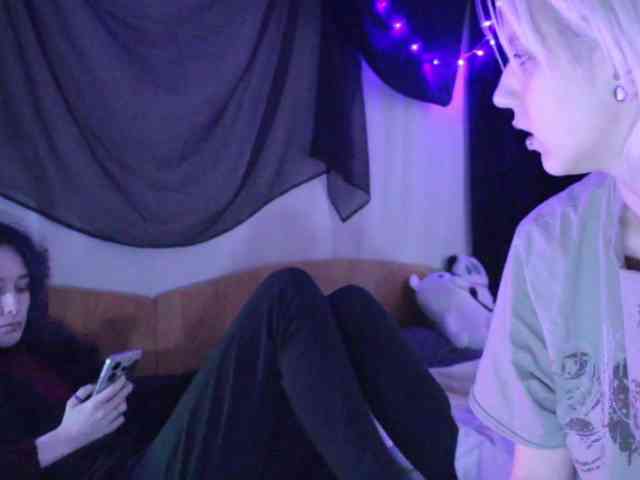 Nagito_Komaeda webcam