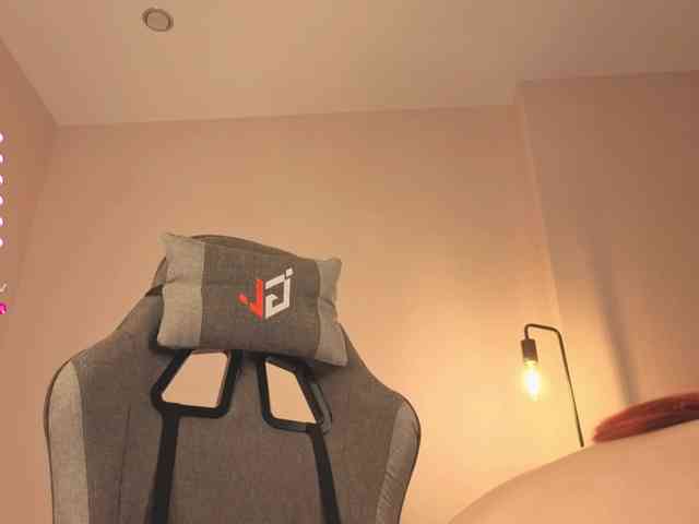 Pussy-Pikmi webcam