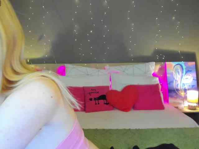 Mariel-Brown webcam