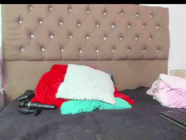 SheraMilf webcam