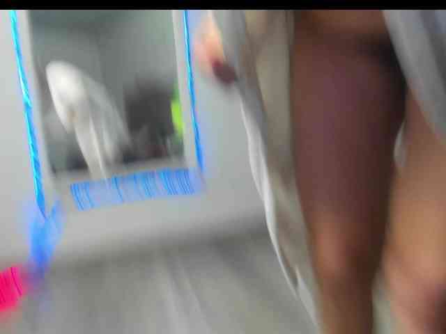 SheraMilf webcam