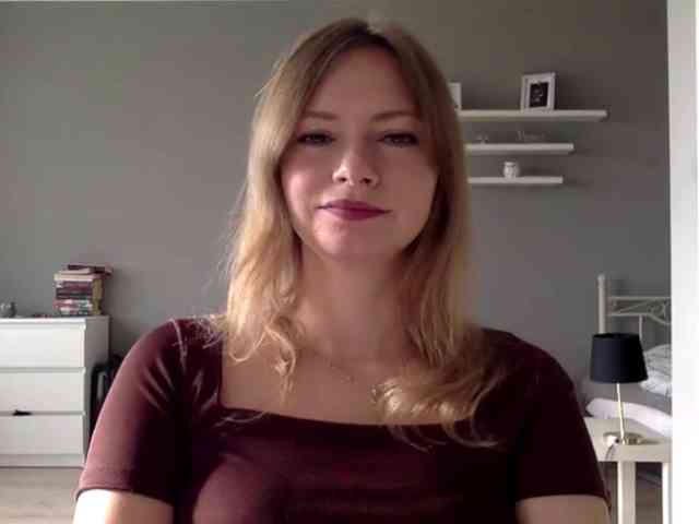 kissMillie webcam