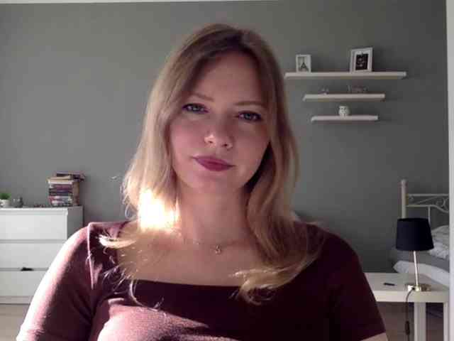 kissMillie webcam