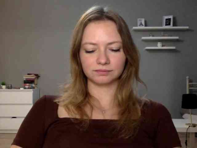 kissMillie webcam