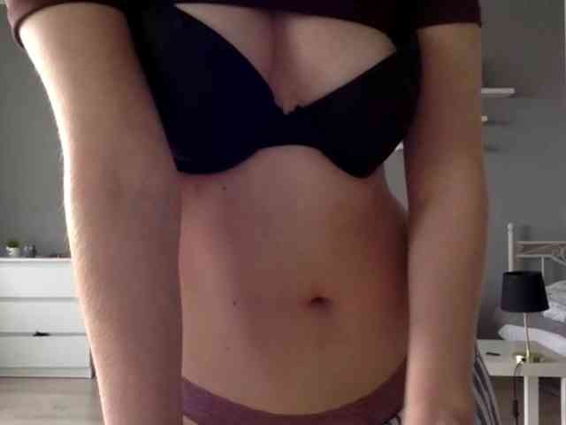 kissMillie webcam