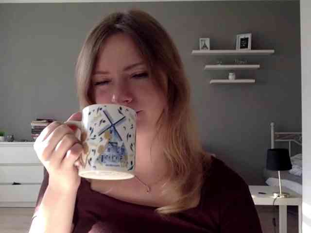 kissMillie webcam