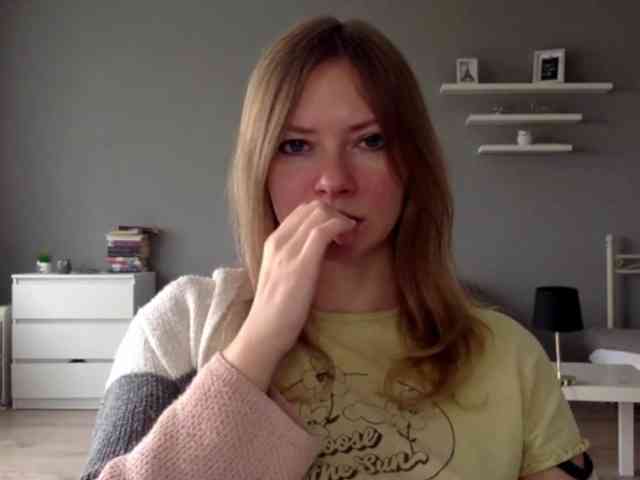 kissMillie webcam