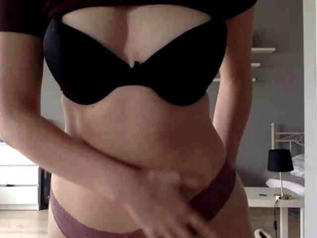 kissMillie webcam