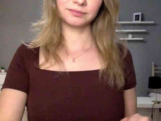kissMillie webcam