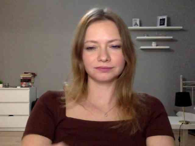 kissMillie webcam