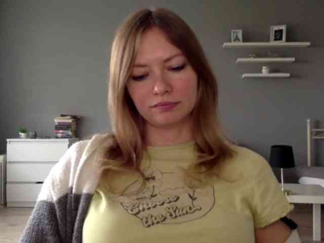kissMillie webcam