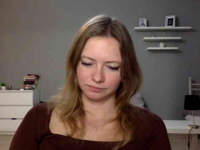 kissMillie webcam