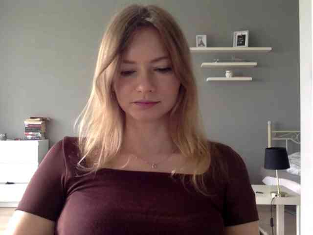 kissMillie webcam