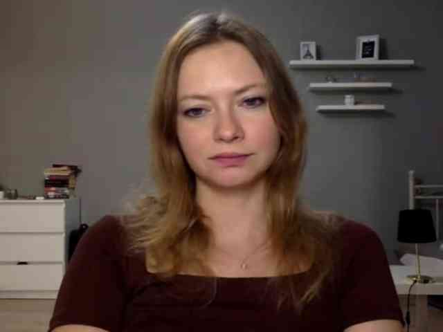 kissMillie webcam