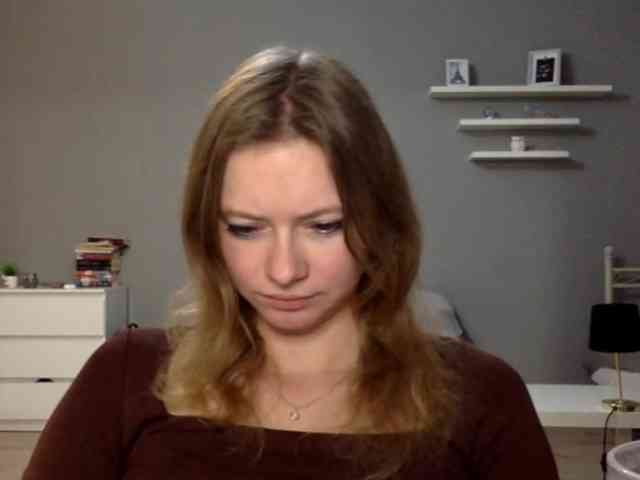 kissMillie webcam