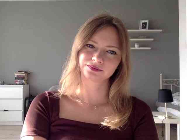 kissMillie webcam