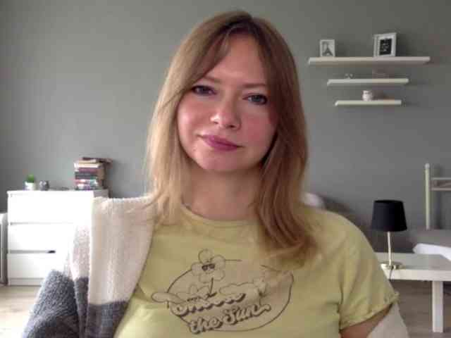 kissMillie webcam