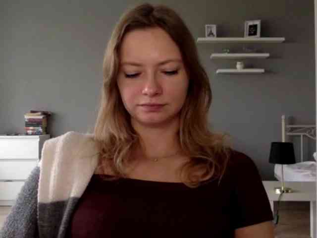 kissMillie webcam