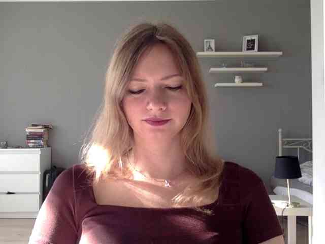 kissMillie webcam