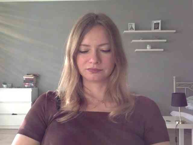 kissMillie webcam
