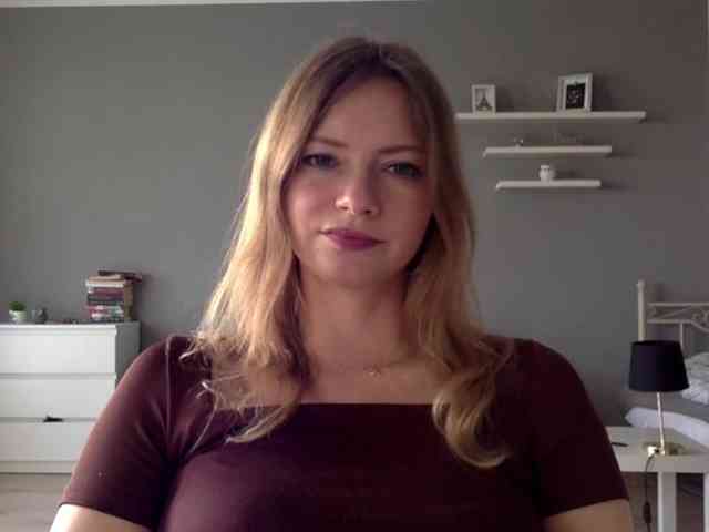 kissMillie webcam