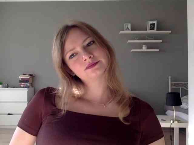 kissMillie webcam