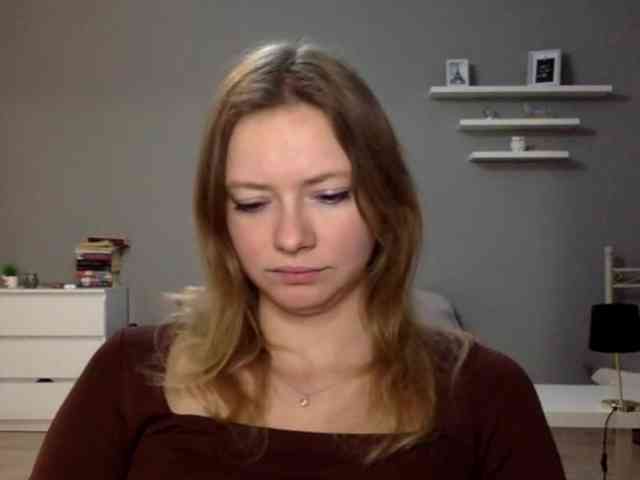 kissMillie webcam