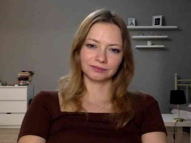 kissMillie webcam