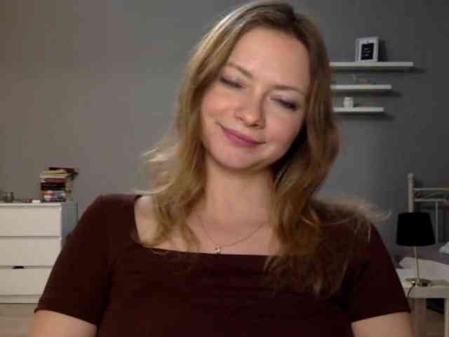 kissMillie webcam