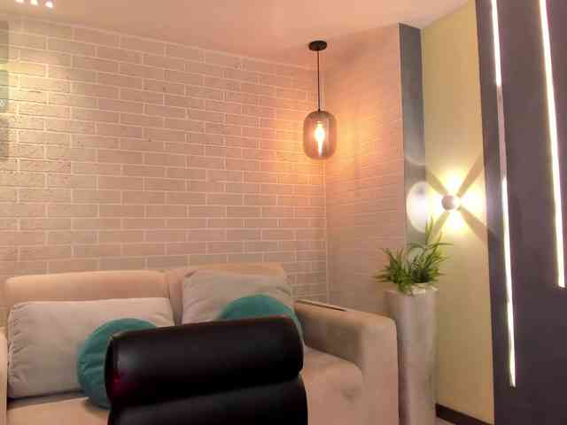 MaddisonCollins webcam