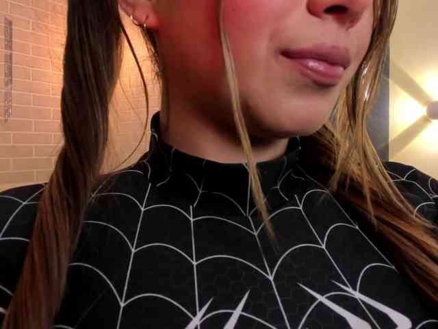 MaddisonCollins webcam