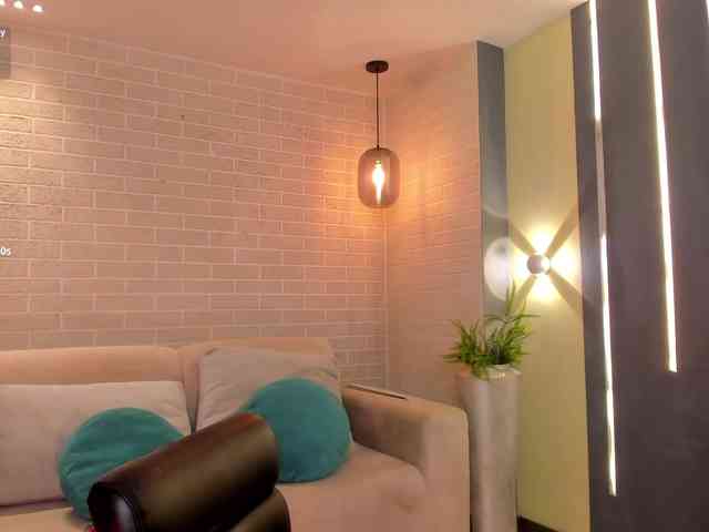 MaddisonCollins webcam