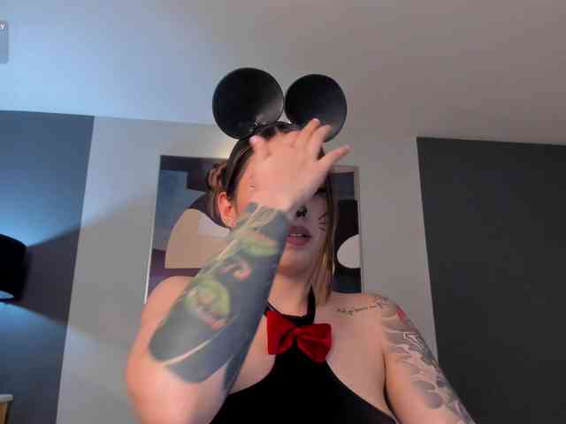 MaddisonCollins webcam