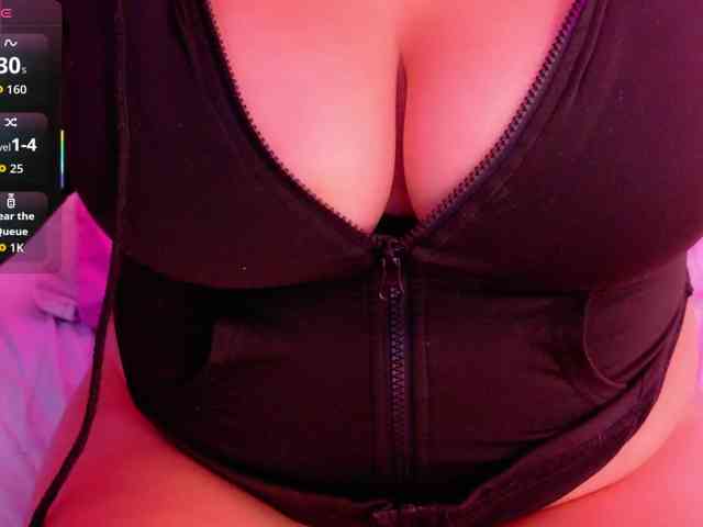 playfulcurvy webcam