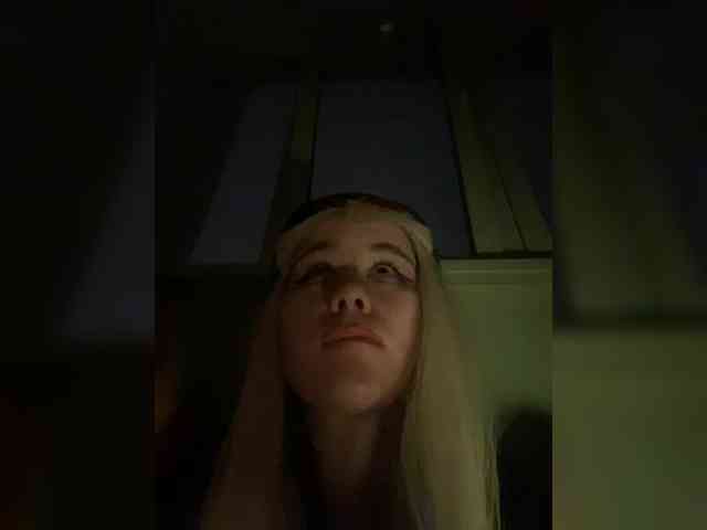 LeonaLutty webcam
