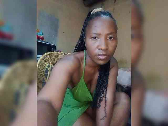 Curvypear webcam