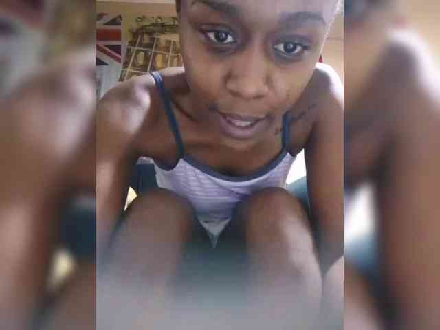 LAYLAAH webcam